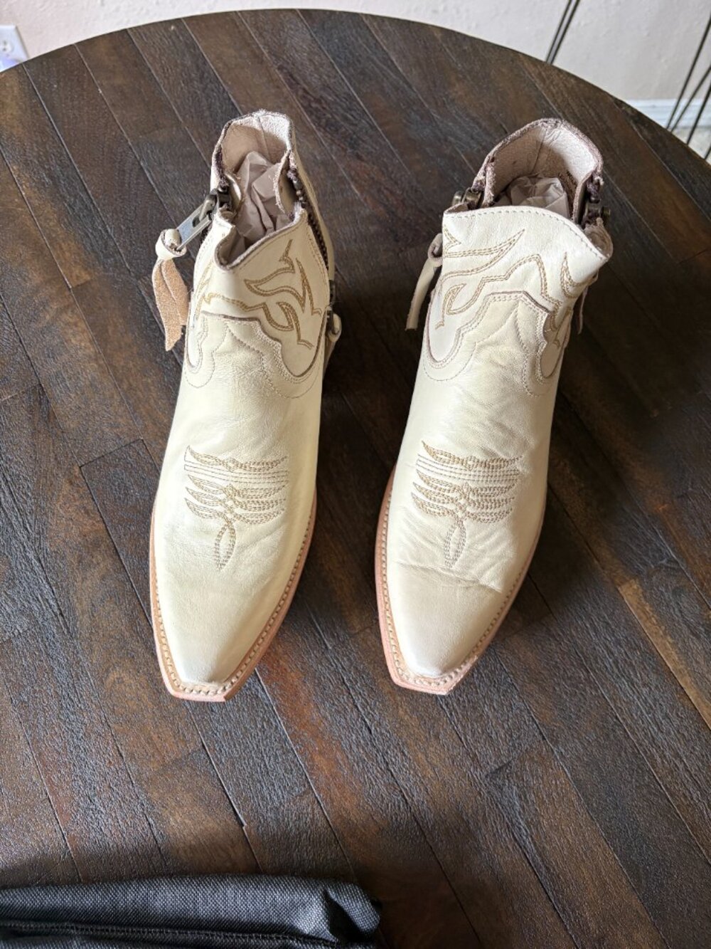 NEW Freebird Wolfie, Beige 8 - Picture 7 of 14